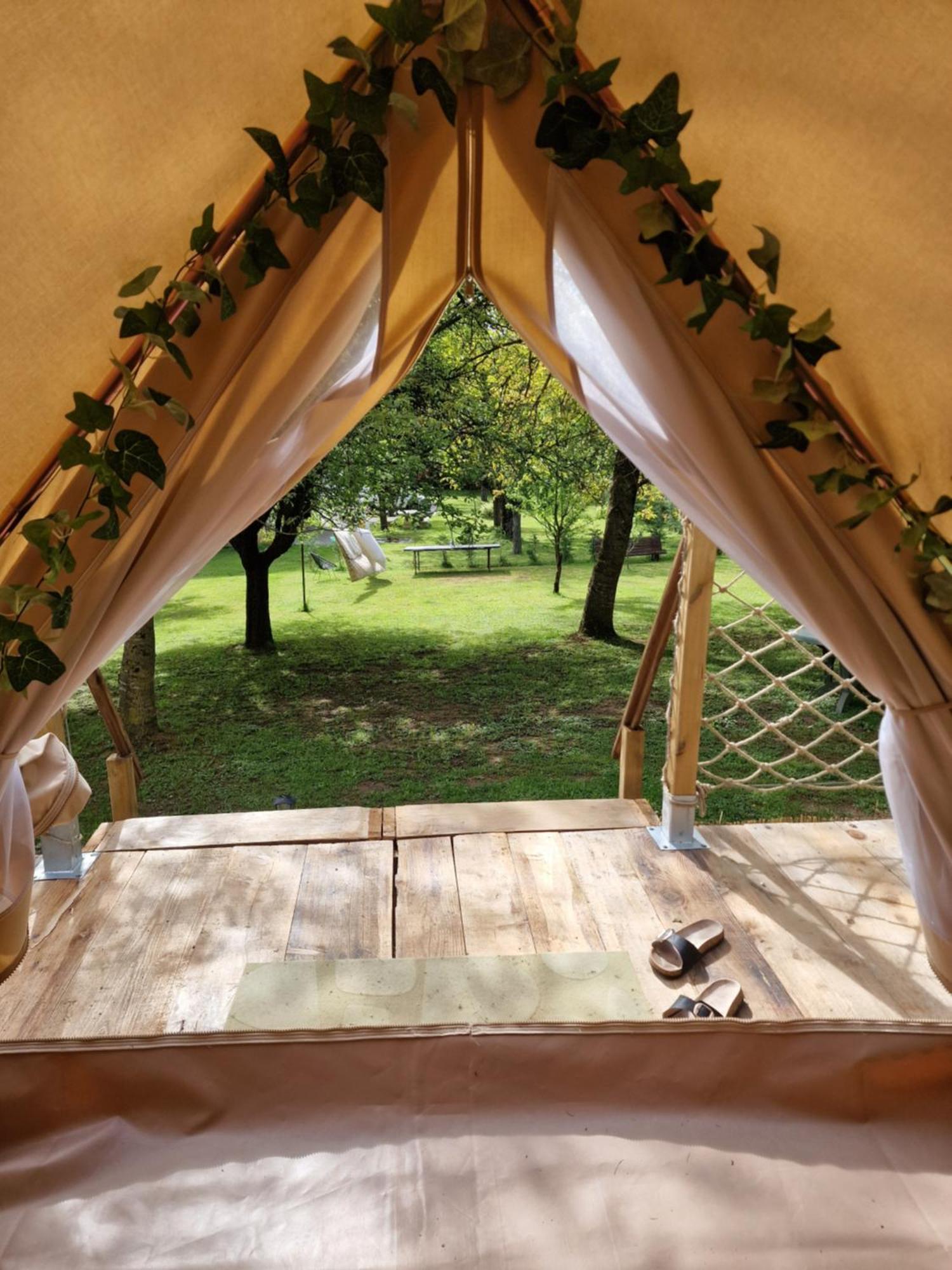 Lodge Tente Les Pommiers Glamping O Rendez-Vous En Demi-Pension Roquefeuil 외부 사진