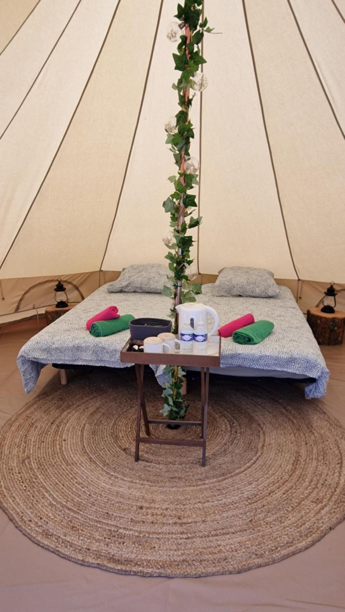 Lodge Tente Les Pommiers Glamping O Rendez-Vous En Demi-Pension Roquefeuil 외부 사진